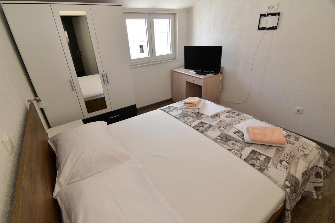 Apartments Dobrinic マカルスカ エクステリア 写真