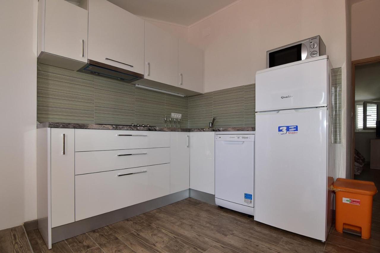 Apartments Dobrinic マカルスカ エクステリア 写真